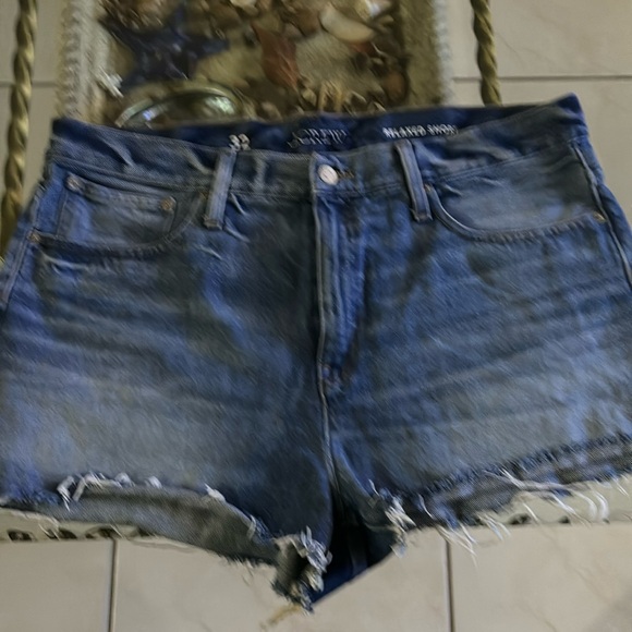Women shorts - Picture 1 of 3